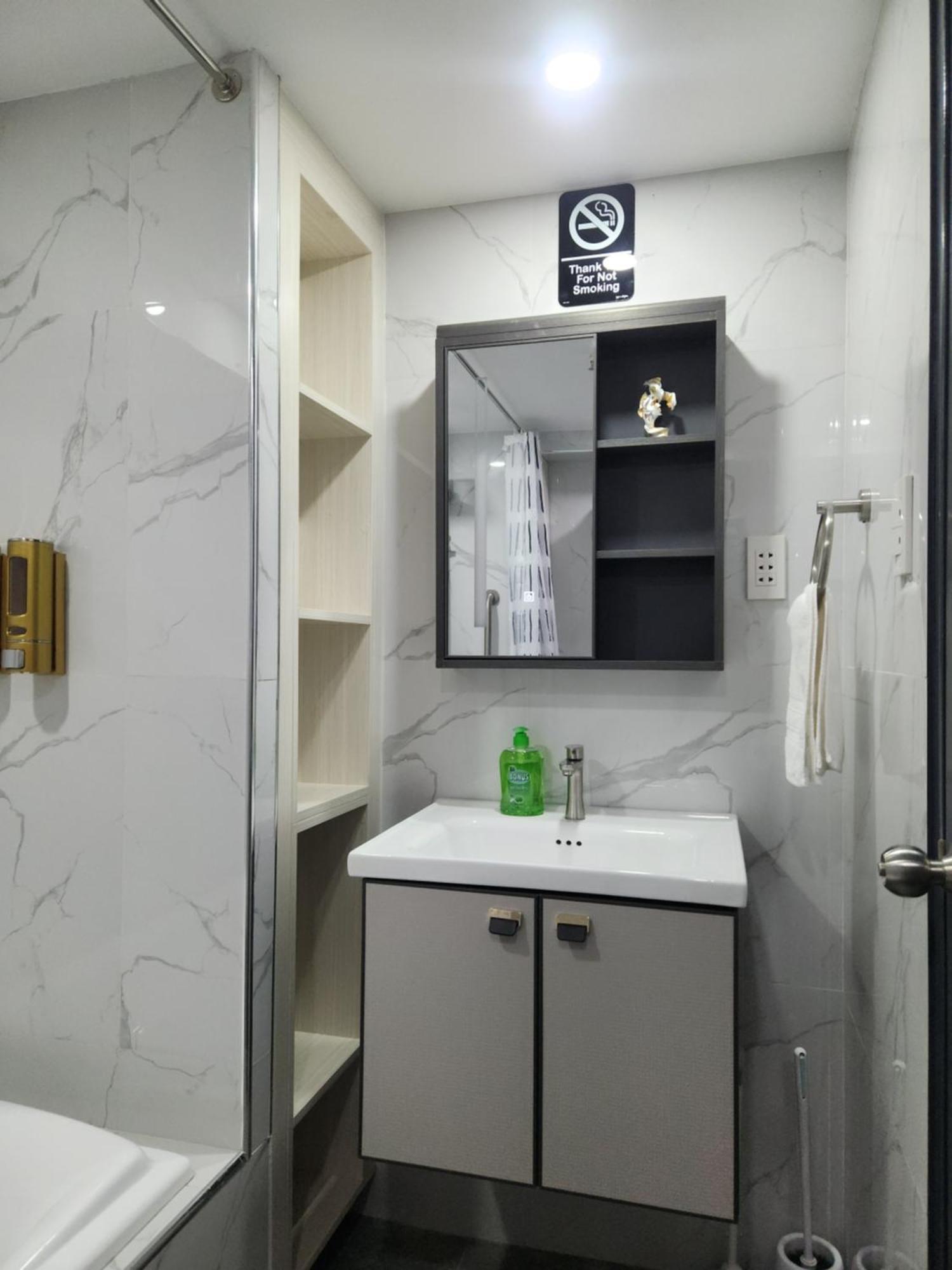 Condo Azur Suites B316 Near Airport, Netflix, Stylish, Cozy With Swimming Pool Isla de Mactán Exterior foto